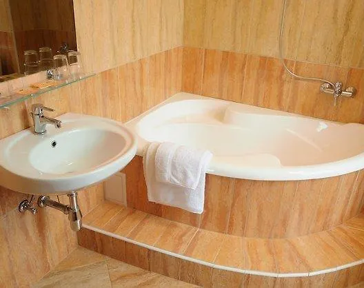 Panda Hotel 3*